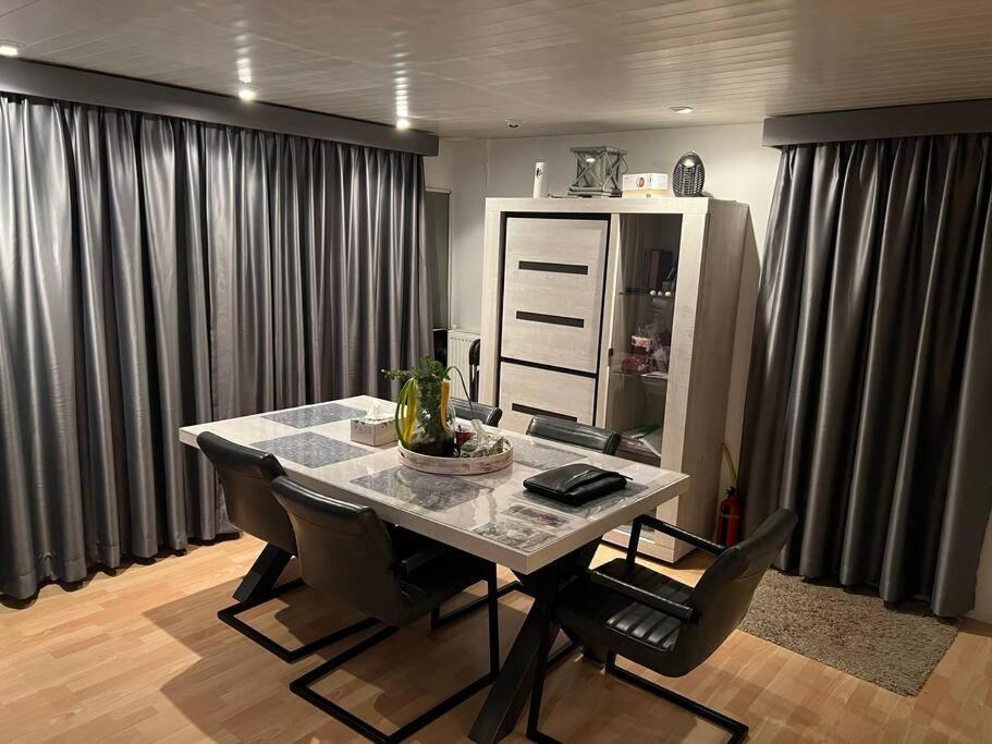 Luxe Chalet In Prachtig Natuurgebied Lith ภายนอก รูปภาพ
